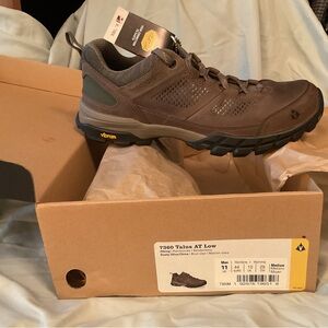 Vasque Men’s 7364 Talus AT Low Ultra Dry Size 11 Olive Ginger not worn